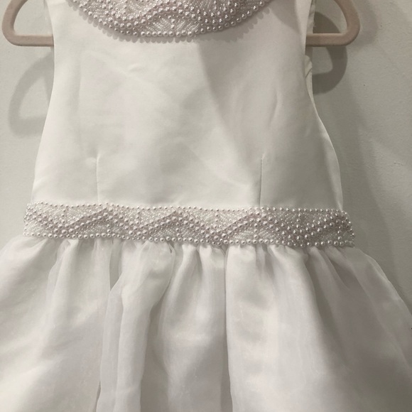 David’s Bridal flower girl dress 2T white - Picture 4 of 11